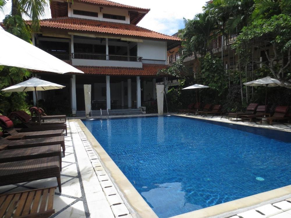 Puri Raja Hotel Legian Eksteriør billede